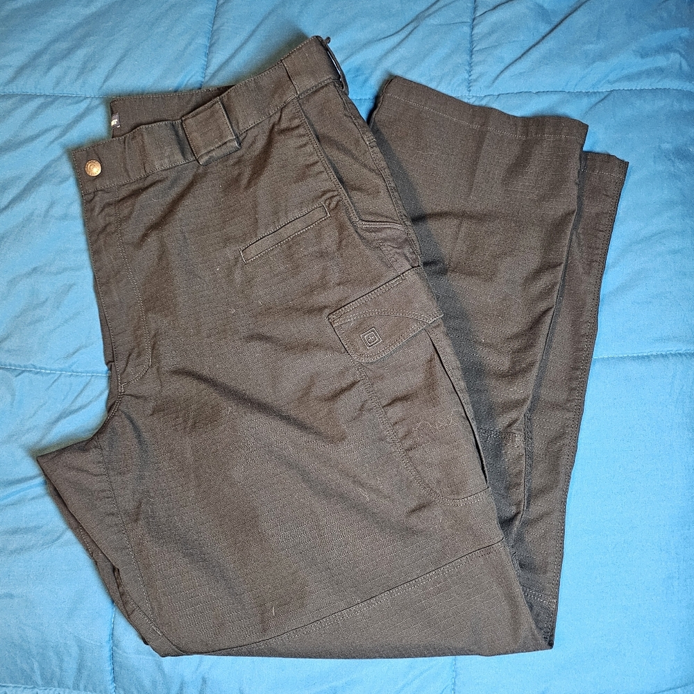 5.11 Tactical Men's Stryke Operator Uniform Pants Size 42x32, Black, EUC